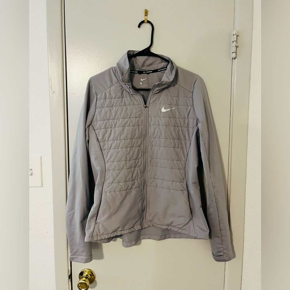 Nike Women's Therma-FIT Quilted Hybrid Running Jacket - Light Gray Size Large